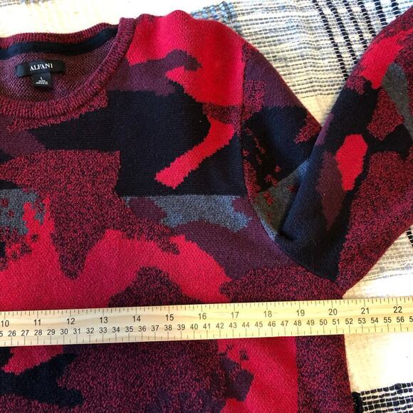 Alfani Mens Crewneck Sweater Sz L Red Abstract 100% Cotton Festive - Picture 5 of 6